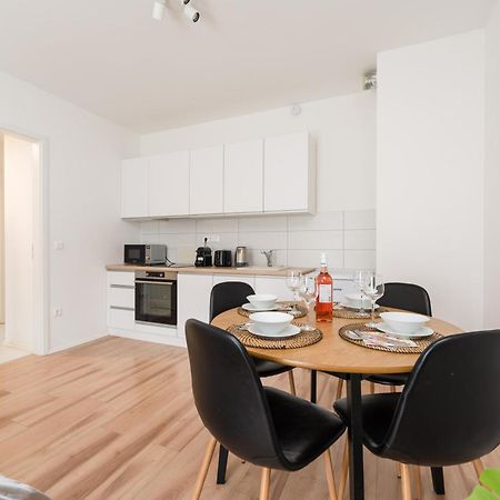 Brand New Modern Apartment-2 Rooms-Balcony-Garage Budapest Kültér fotó