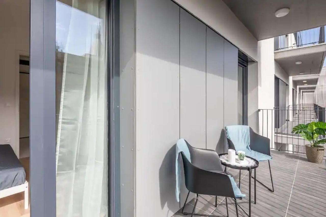 Brand New Modern Apartment-2 Rooms-Balcony-Garage Budapest Kültér fotó