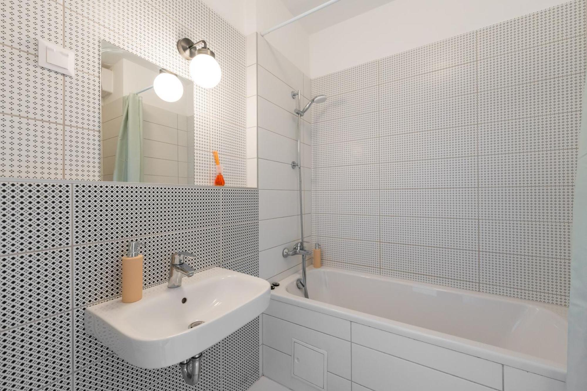 Brand New Modern Apartment-2 Rooms-Balcony-Garage Budapest Kültér fotó